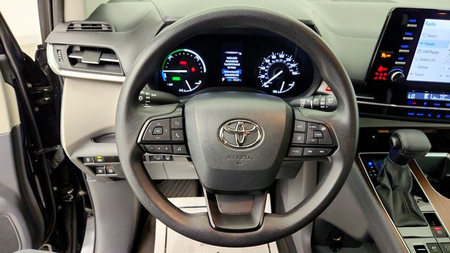 2024 Toyota Sienna LE AWD 8-Seater w/ Plus Package & Moonroof - 23089221 - 13