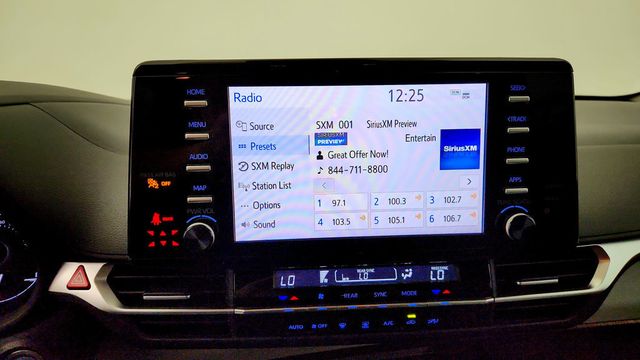 2024 Toyota Sienna LE AWD 8-Seater w/ Plus Package & Moonroof - 23089221 - 17
