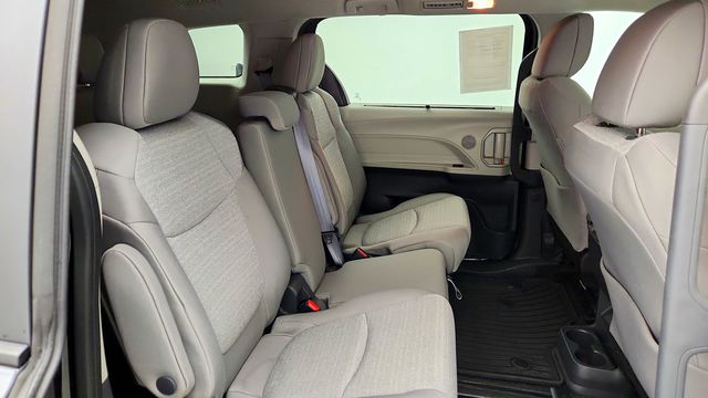2024 Toyota Sienna LE AWD 8-Seater w/ Plus Package & Moonroof - 23089221 - 22