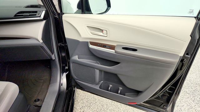 2024 Toyota Sienna LE AWD 8-Seater w/ Plus Package & Moonroof - 23089221 - 25