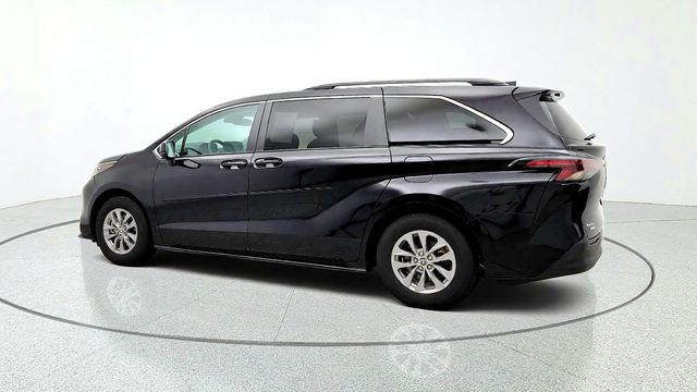 2024 Toyota Sienna LE AWD 8-Seater w/ Plus Package & Moonroof - 23089221 - 6