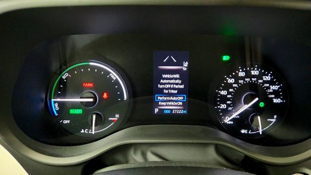 2024 Toyota Sienna LE w/ 8-Person Seating, Power Sliding Doors & Tri-Zone Climate - 23000132 - 13