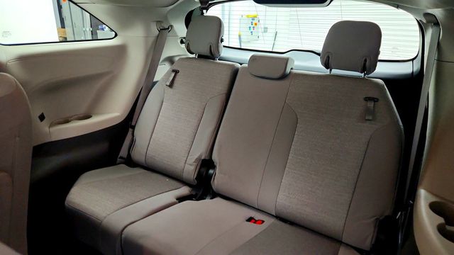 2024 Toyota Sienna LE w/ 8-Person Seating, Power Sliding Doors & Tri-Zone Climate - 23000132 - 20