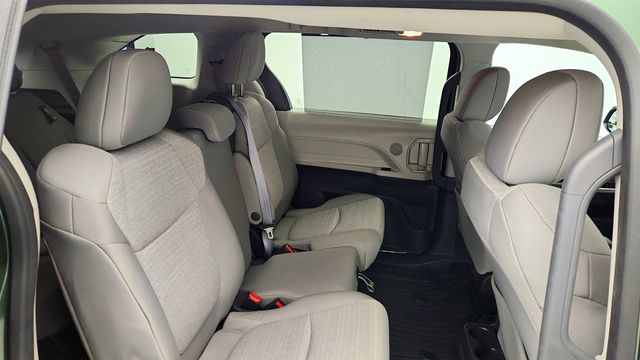2024 Toyota Sienna LE w/ 8-Person Seating, Power Sliding Doors & Tri-Zone Climate - 23000132 - 22
