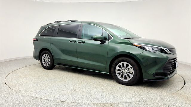 2024 Toyota Sienna LE w/ 8-Person Seating, Power Sliding Doors & Tri-Zone Climate - 23000132 - 2