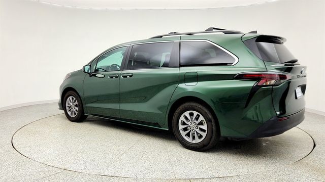 2024 Toyota Sienna LE w/ 8-Person Seating, Power Sliding Doors & Tri-Zone Climate - 23000132 - 6