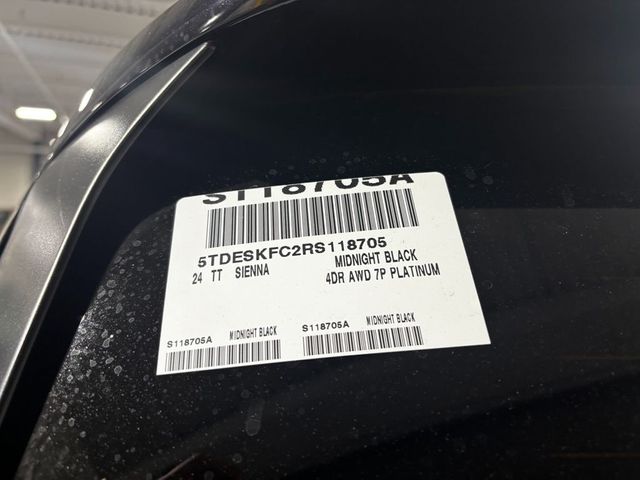 2024 Toyota Sienna Platinum AWD 7-Passenger - 23028959 - 4