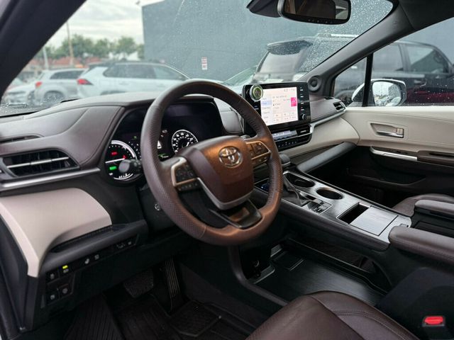 2024 Toyota Sienna Platinum FWD 7-Passenger - 22946809 - 9