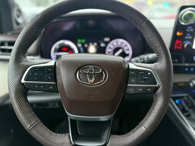 2024 Toyota Sienna Platinum FWD 7-Passenger - 22946809 - 10