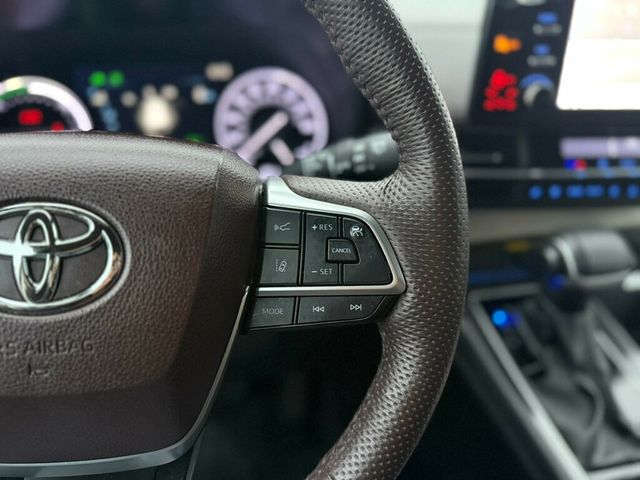 2024 Toyota Sienna Platinum FWD 7-Passenger - 22946809 - 12