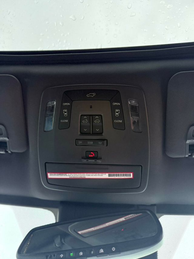 2024 Toyota Sienna Platinum FWD 7-Passenger - 22946809 - 21