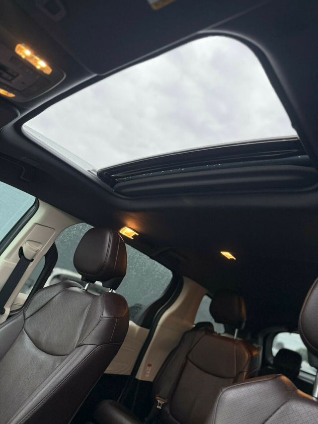 2024 Toyota Sienna Platinum FWD 7-Passenger - 22946809 - 22