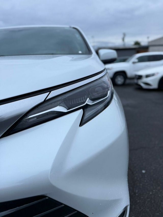 2024 Toyota Sienna Platinum FWD 7-Passenger - 22946809 - 28
