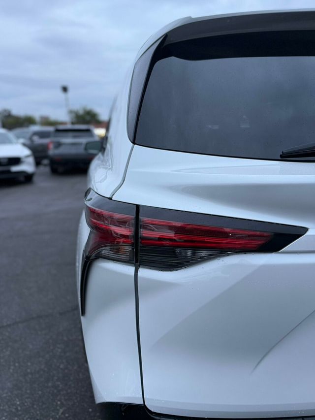 2024 Toyota Sienna Platinum FWD 7-Passenger - 22946809 - 29