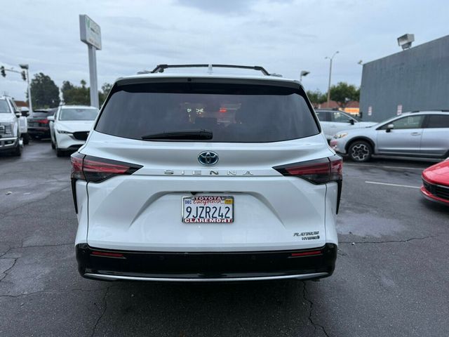 2024 Toyota Sienna Platinum FWD 7-Passenger - 22946809 - 4