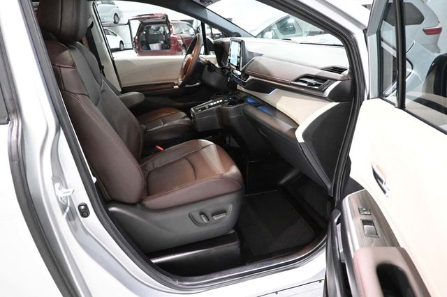 2024 Toyota Sienna Platinum FWD 7-Passenger - 23020011 - 14