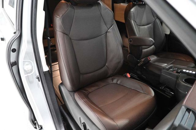 2024 Toyota Sienna Platinum FWD 7-Passenger - 23020011 - 15