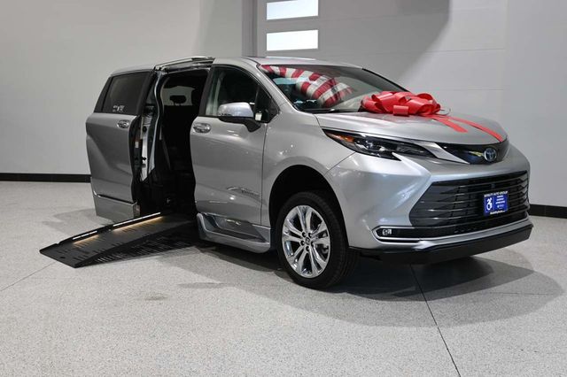 2024 Toyota Sienna Platinum FWD 7-Passenger - 23082129 - 1