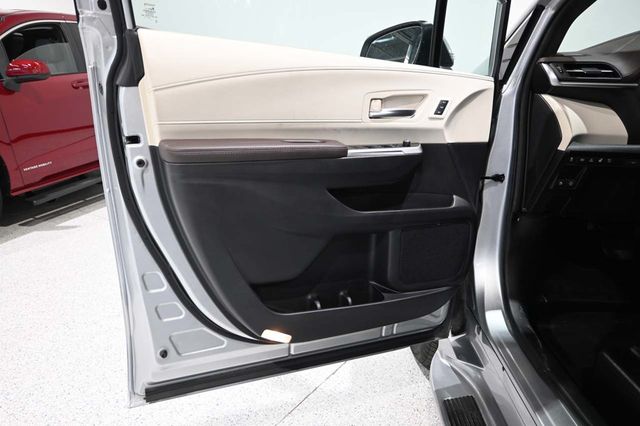 2024 Toyota Sienna Platinum FWD 7-Passenger - 23082129 - 30