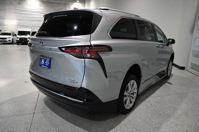 2024 Toyota Sienna Platinum FWD 7-Passenger - 23082129 - 5
