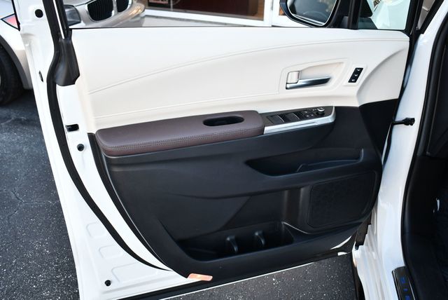 2024 Toyota Sienna Platinum FWD 7-Passenger Van W/Special Paint - 22955213 - 13