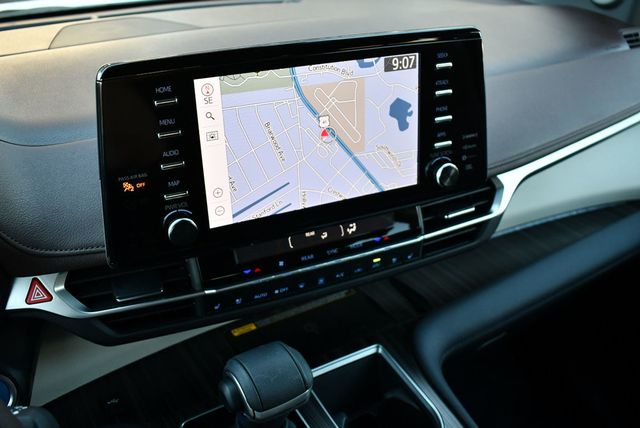 2024 Toyota Sienna Platinum FWD 7-Passenger Van W/Special Paint - 22955213 - 15