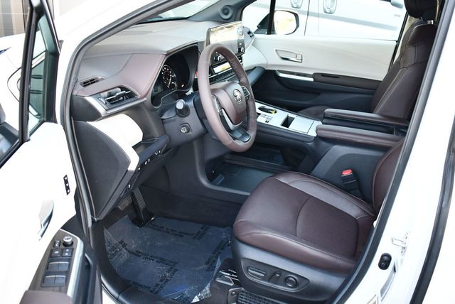 2024 Toyota Sienna Platinum FWD 7-Passenger Van W/Special Paint - 22955213 - 16