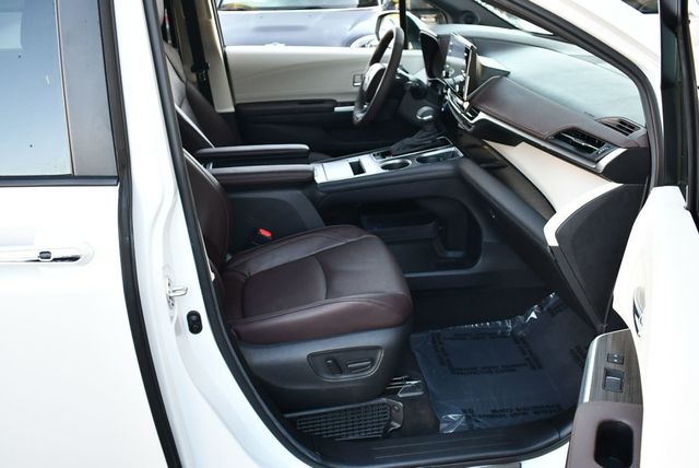 2024 Toyota Sienna Platinum FWD 7-Passenger Van W/Special Paint - 22955213 - 23