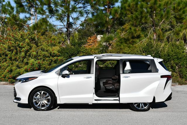2024 Toyota Sienna Platinum FWD 7-Passenger Van W/Special Paint - 22955213 - 3