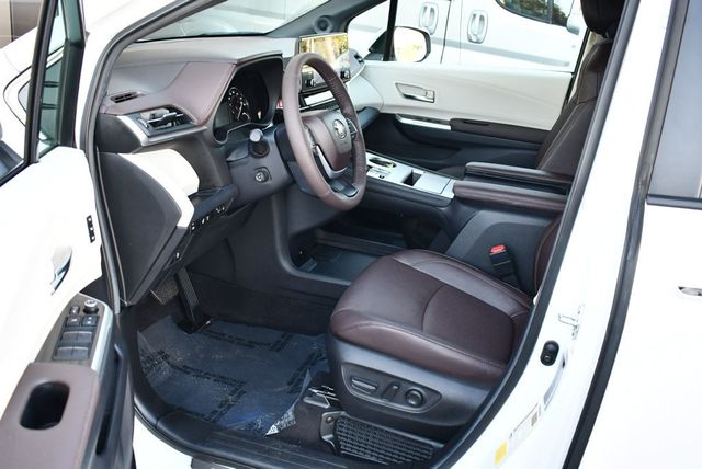 2024 Toyota Sienna Platinum FWD 7-Passenger Van W/Special Paint - 22955213 - 44