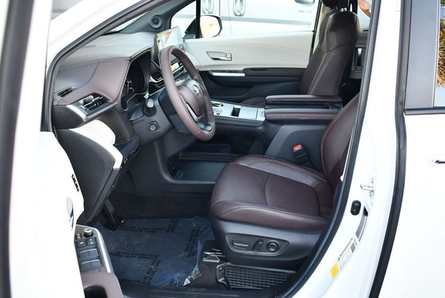 2024 Toyota Sienna Platinum FWD 7-Passenger Van W/Special Paint - 22955213 - 45