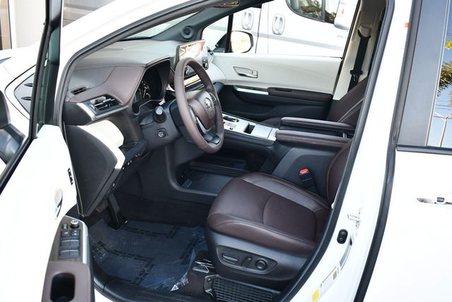 2024 Toyota Sienna Platinum FWD 7-Passenger Van W/Special Paint - 22955213 - 46