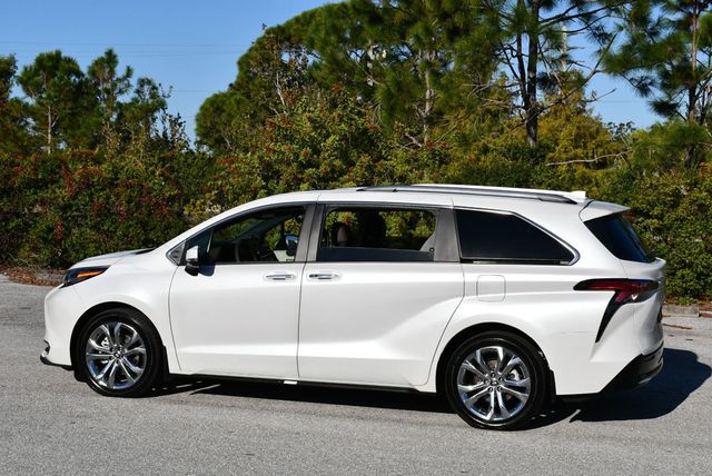 2024 Toyota Sienna Platinum FWD 7-Passenger Van W/Special Paint - 22955213 - 4