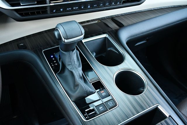 2024 Toyota Sienna Platinum FWD 7-Passenger Van W/Special Paint - 22955213 - 58