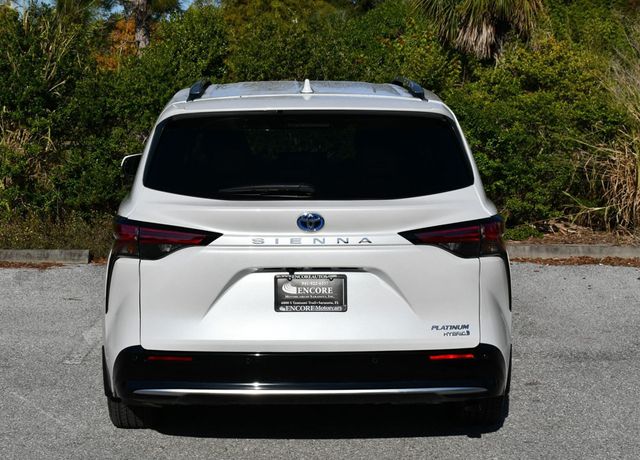 2024 Toyota Sienna Platinum FWD 7-Passenger Van W/Special Paint - 22955213 - 5
