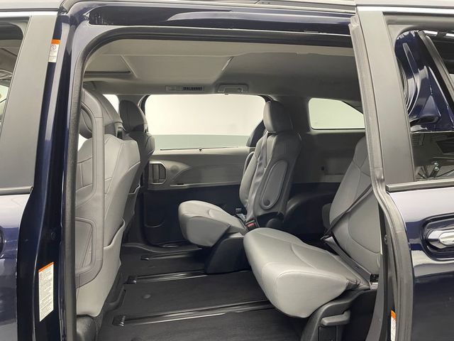 2024 Toyota Sienna XLE AWD 7-Passenger - 22977016 - 32