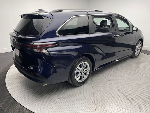 2024 Toyota Sienna XLE AWD 7-Passenger - 22977016 - 4