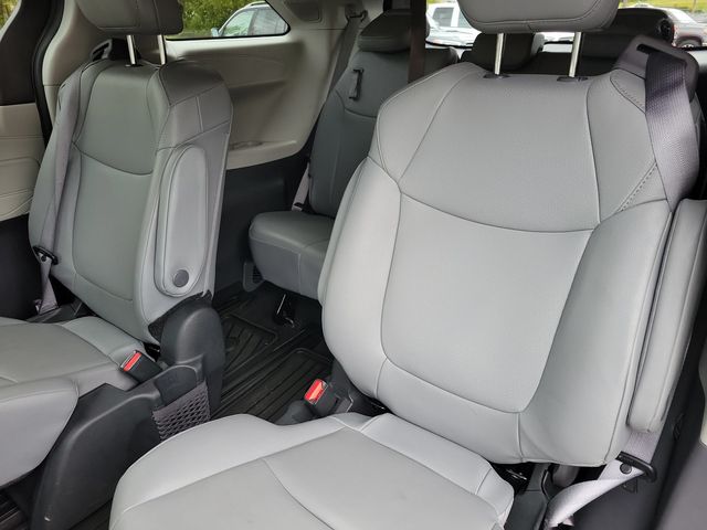 2024 Toyota Sienna XLE FWD 7-Passenger - 22938756 - 9