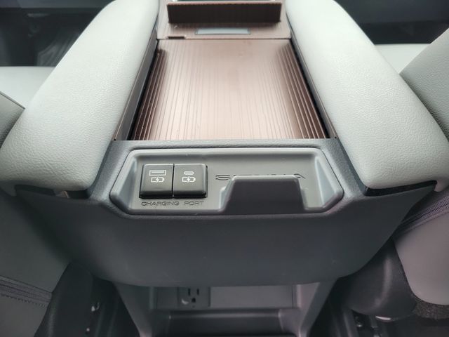 2024 Toyota Sienna XLE FWD 7-Passenger - 22938756 - 11