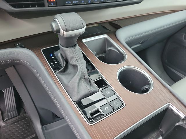 2024 Toyota Sienna XLE FWD 7-Passenger - 22938756 - 14