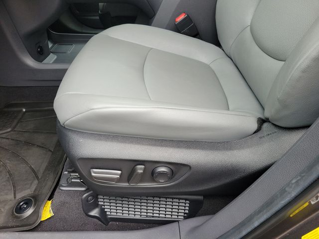 2024 Toyota Sienna XLE FWD 7-Passenger - 22938756 - 4