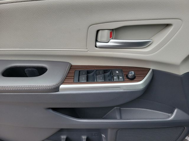 2024 Toyota Sienna XLE FWD 7-Passenger - 22938756 - 7