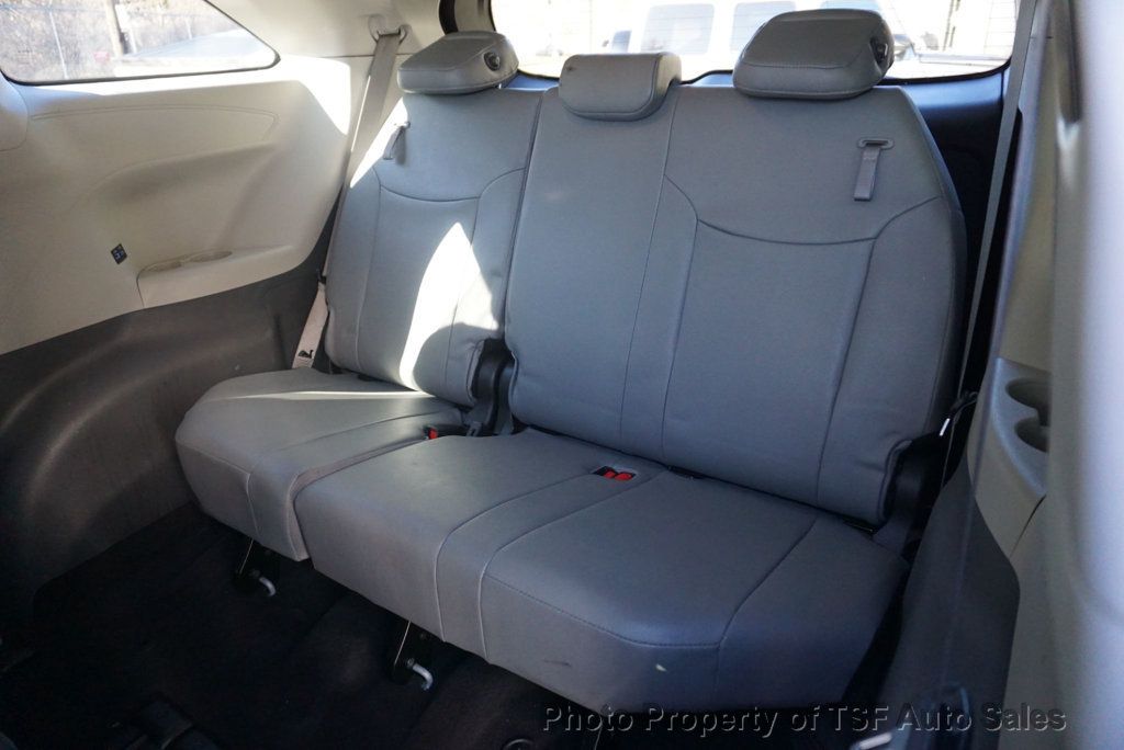 2024 Toyota Sienna XLE FWD 7-Passenger - 22964037 - 12