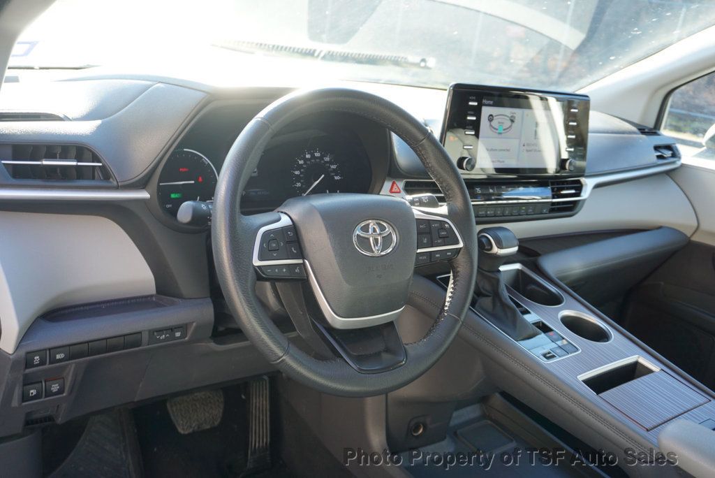 2024 Toyota Sienna XLE FWD 7-Passenger - 22964037 - 17