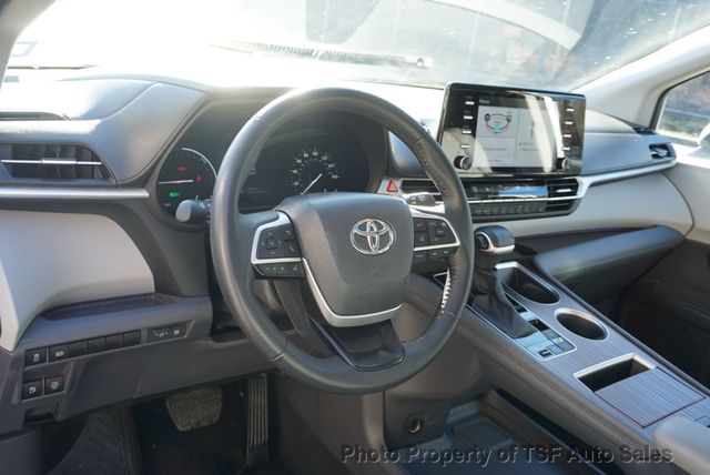2024 Toyota Sienna XLE FWD 7-Passenger - 22964037 - 17