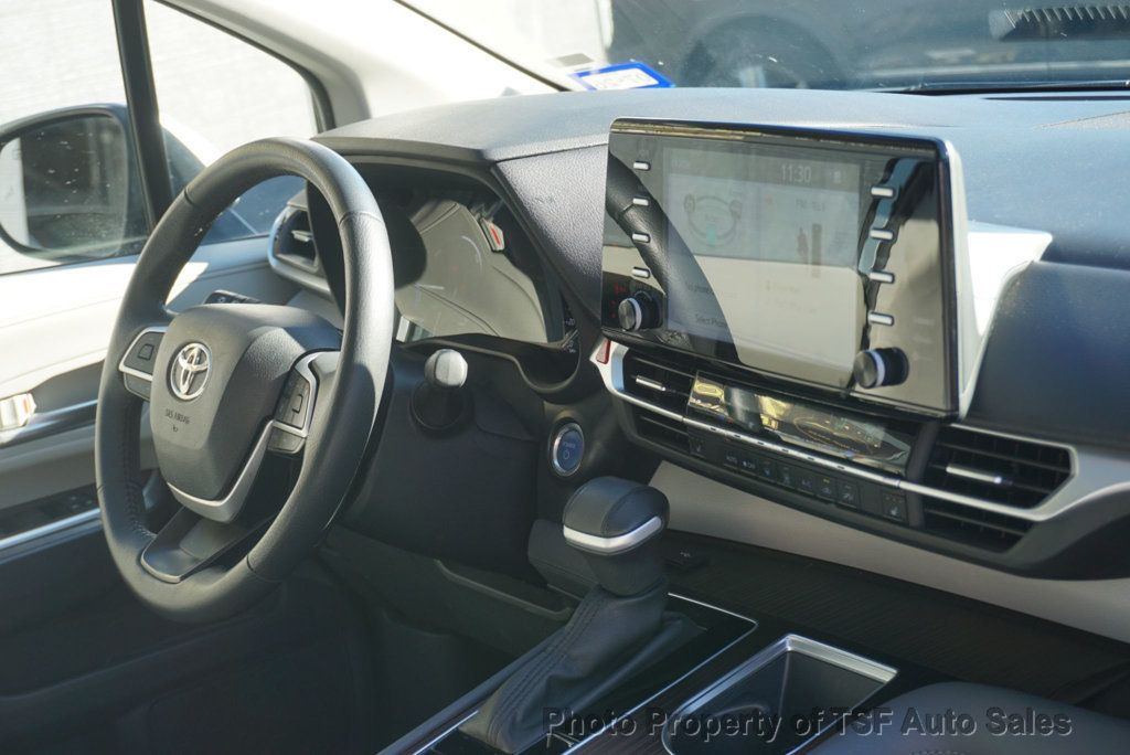 2024 Toyota Sienna XLE FWD 7-Passenger - 22964037 - 18