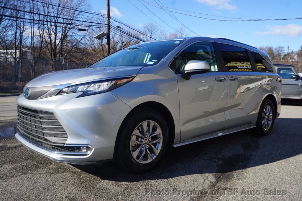 2024 Toyota Sienna XLE FWD 7-Passenger - 22964037 - 2