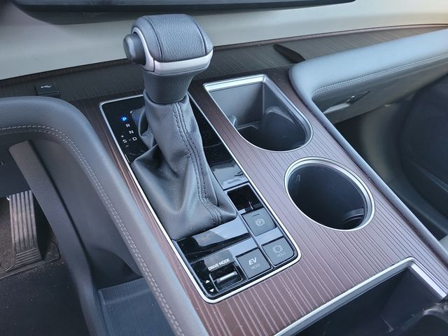 2024 Toyota Sienna XLE FWD 8-Passenger - 22973250 - 11