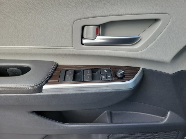 2024 Toyota Sienna XLE FWD 8-Passenger - 22973250 - 6