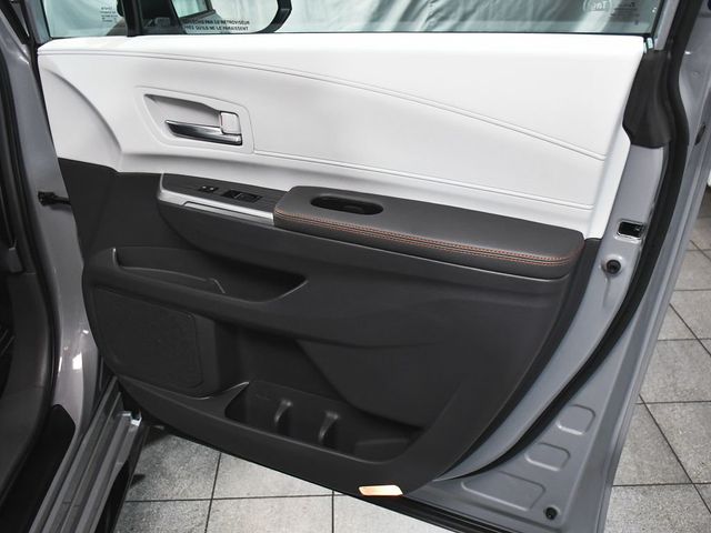 2024 Toyota Sienna XSE - 23003069 - 13